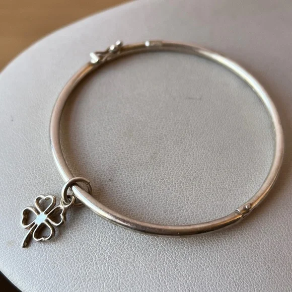 VINTAGE 850 SILVER CHILD BANGLE BRACELET WITH SHAMROCK CHARM SECURE LOCK UNIQUE